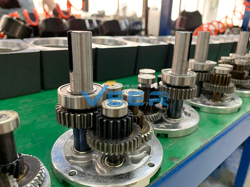 How to adjust gear motor rotate speed? We are gear motor supplier. Gear Reduction Motor, Gear Motor Reduction Ratio, gear motor gear ratio, gear motor teeth, gear reduction motor torque, electric gear motor, how to increase the gear motor torque